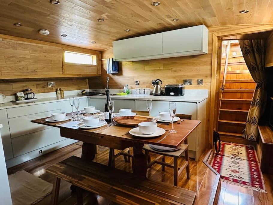 Unique Houseboat Experience I Central City Break Йорк Екстер'єр фото