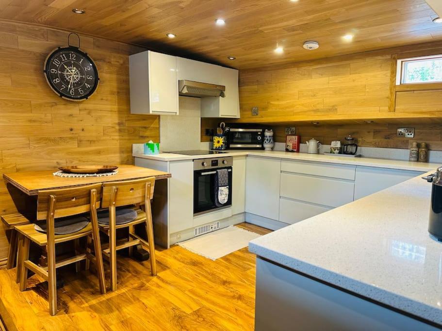 Unique Houseboat Experience I Central City Break Йорк Екстер'єр фото